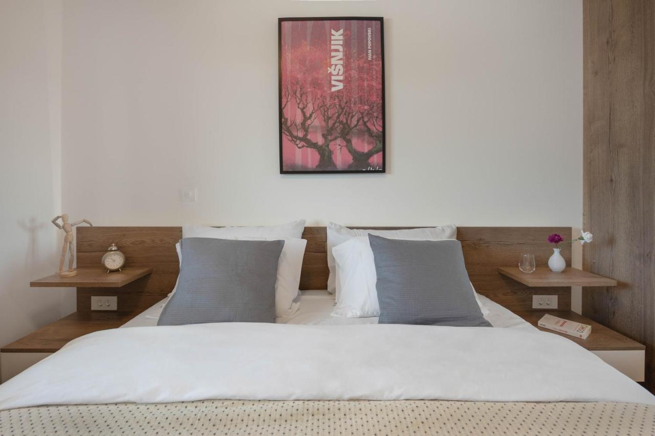 Apartment Stylish 2bdr Apartment- Free Garage *