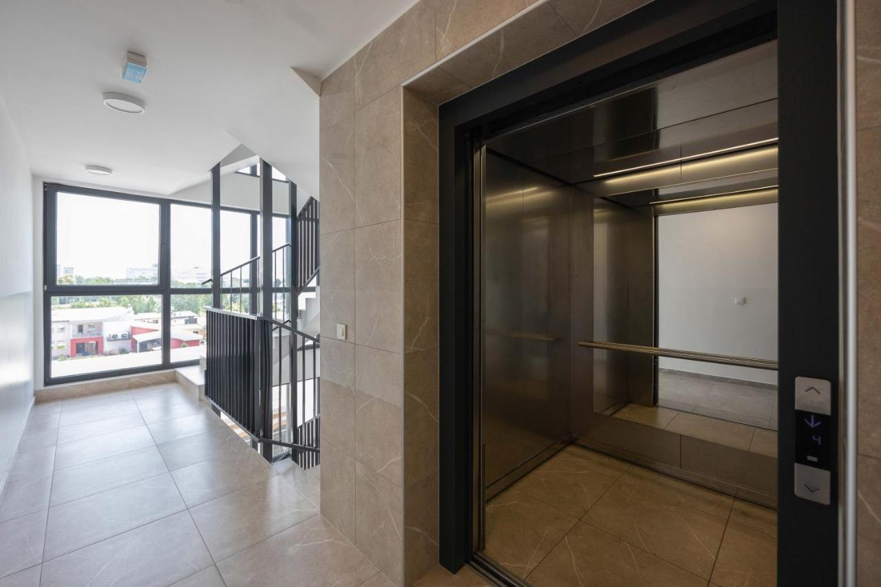 Stylish 2bdr Apartment- Free Garage Apartment *