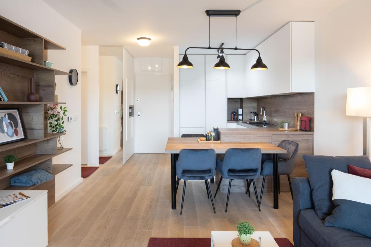 Stylish 2bdr Apartment- Free Garage Zagreb