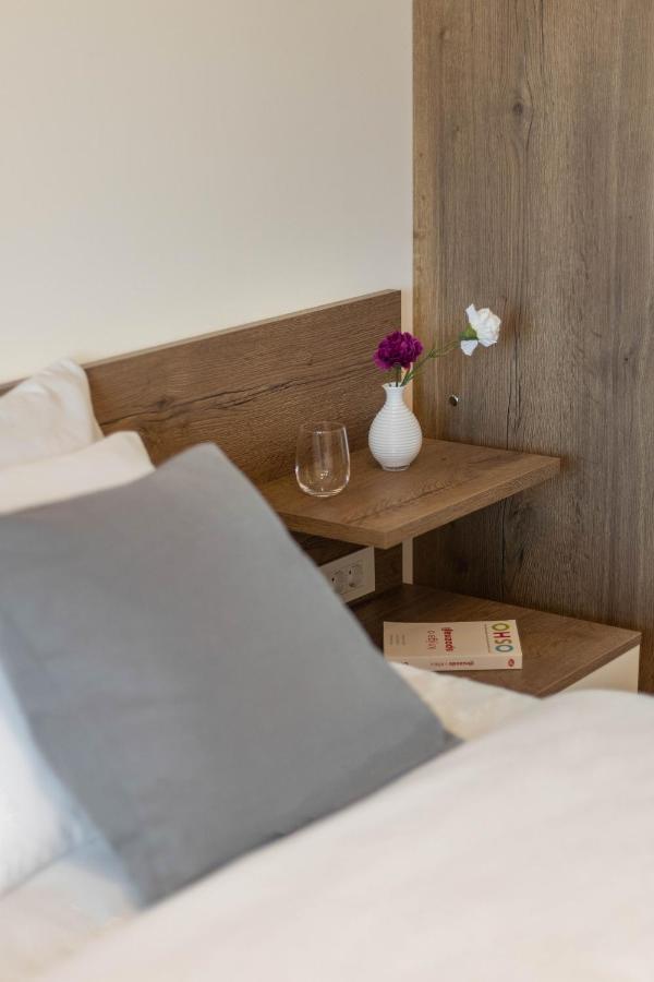 Stylish 2bdr Apartment- Free Garage *